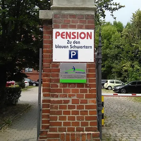 Zu Den Blauen Schwertern 招待所 *