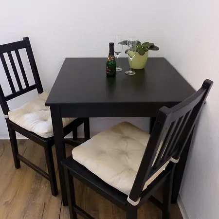 Zu Den Blauen Schwertern